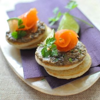 Blinis au caviar d'aubergines